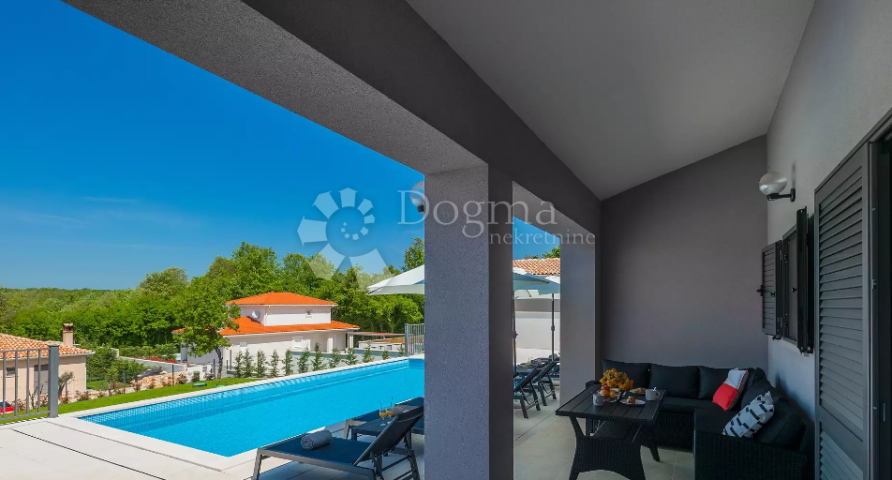 SNIŽENO!!IMPOZANTNA VILLA U BLIZINI LABINA