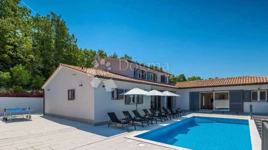 SNIŽENO!!IMPOZANTNA VILLA U BLIZINI LABINA