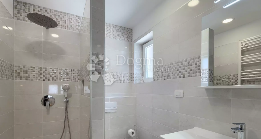SNIŽENO!!IMPOZANTNA VILLA U BLIZINI LABINA
