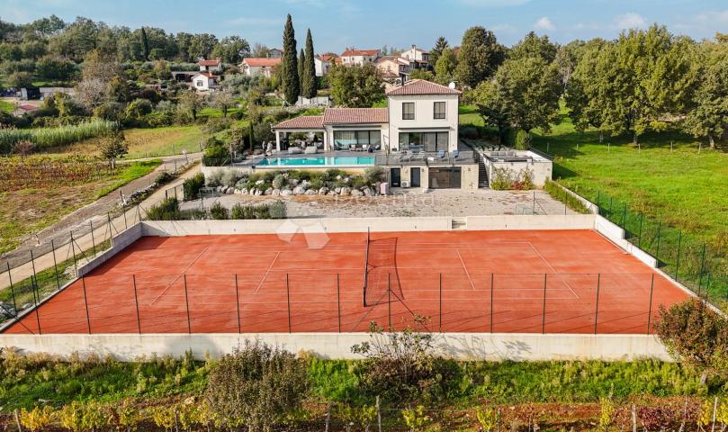 MOTOVUN - Dizajnerska vila sa teniskim terenom i pogledom na Motovun