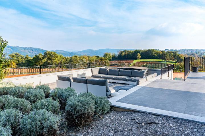MOTOVUN - Dizajnerska vila sa teniskim terenom i pogledom na Motovun