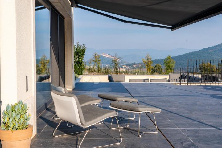 MOTOVUN - Dizajnerska vila sa teniskim terenom i pogledom na Motovun