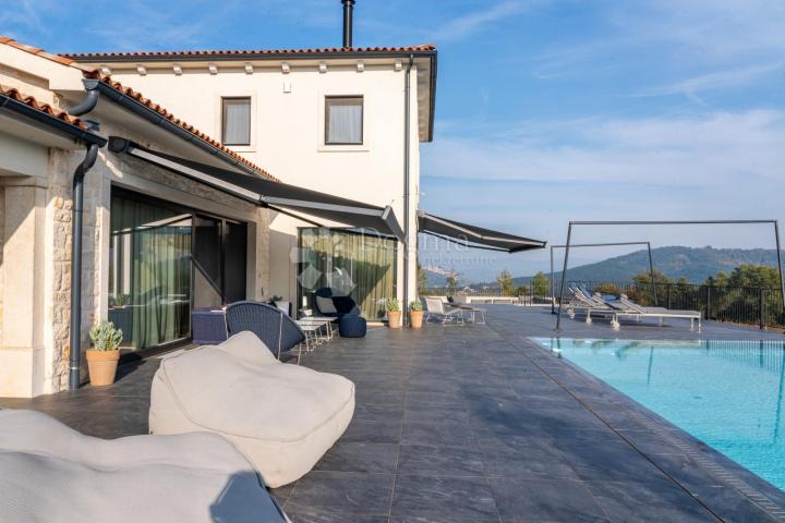 MOTOVUN - Dizajnerska vila sa teniskim terenom i pogledom na Motovun