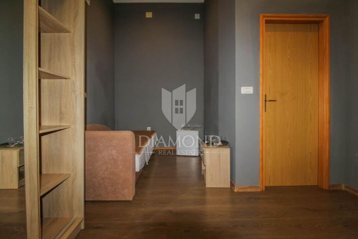 Umag okolica, poslovni objekt i apartmanska kuća idealni za investiciju