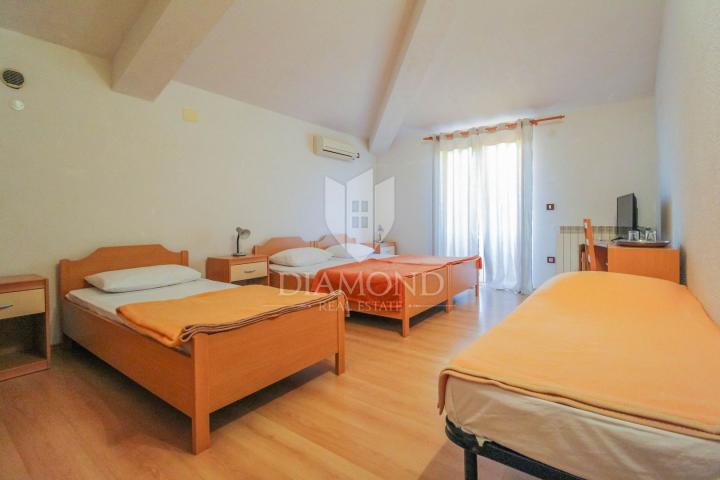 Umag okolica, poslovni objekt i apartmanska kuća idealni za investiciju