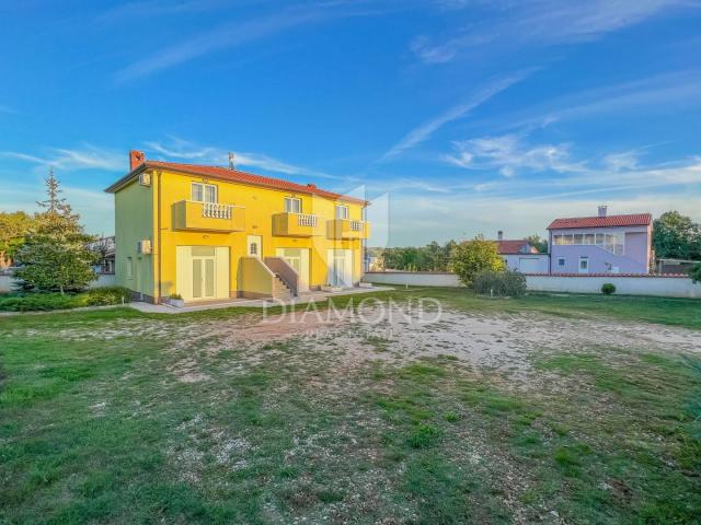 Umag okolica, poslovni objekt i apartmanska kuća idealni za investiciju