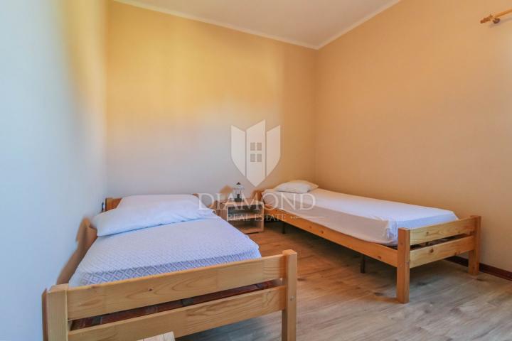 Umag okolica, samostojeća kuća 50m do mora!