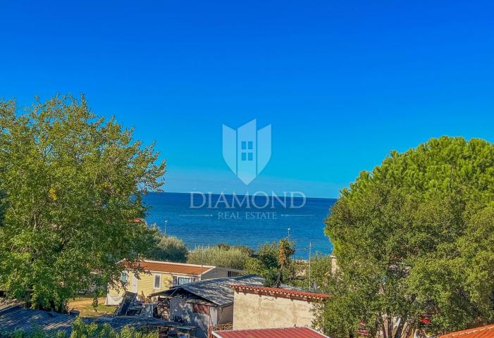 Umag okolica, samostojeća kuća 50m do mora!