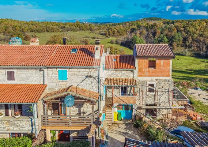 Grožnjan, okolica! Prekrasna Istarska kamena kuća!