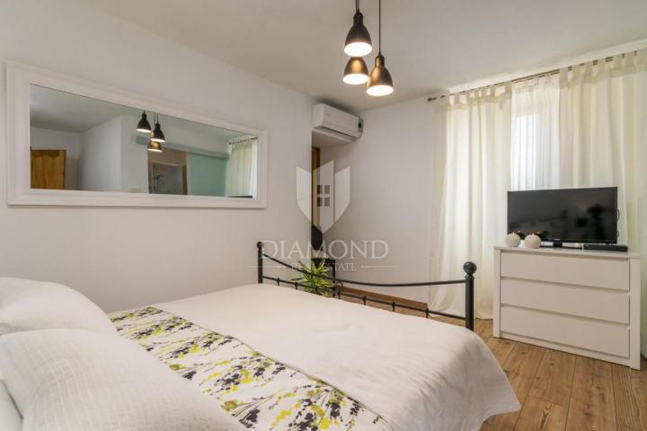 Oprtalj okolica, villa sa bazenom na mirnoj lokaciji 
