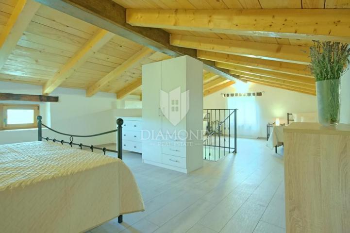 Oprtalj okolica, villa sa bazenom na mirnoj lokaciji 