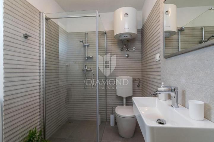 Oprtalj okolica, villa sa bazenom na mirnoj lokaciji 