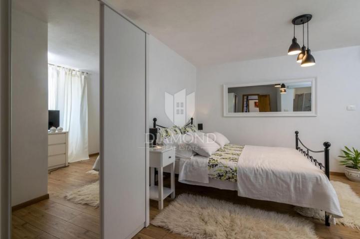 Oprtalj okolica, villa sa bazenom na mirnoj lokaciji 