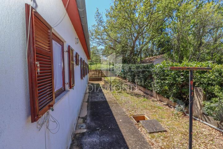 Rovinj, okolica, predivna kuća s okućnicom blizu mora