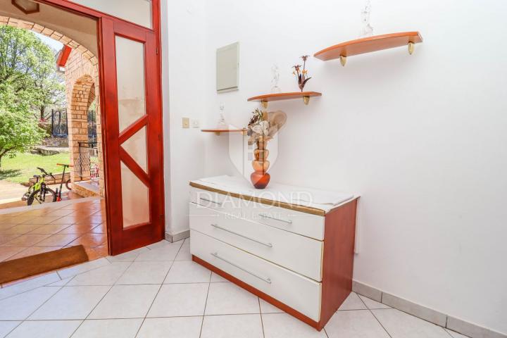 Rovinj, okolica, predivna kuća s okućnicom blizu mora