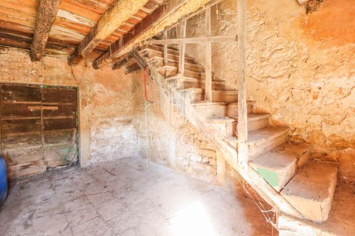 Poreč, Umgebung, istrisches Steinhaus zur Komplettrenovierung!