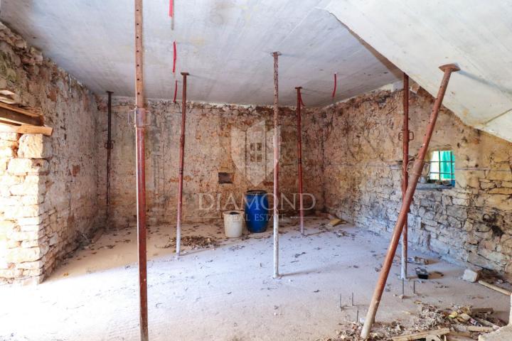Poreč, Umgebung, istrisches Steinhaus zur Komplettrenovierung!
