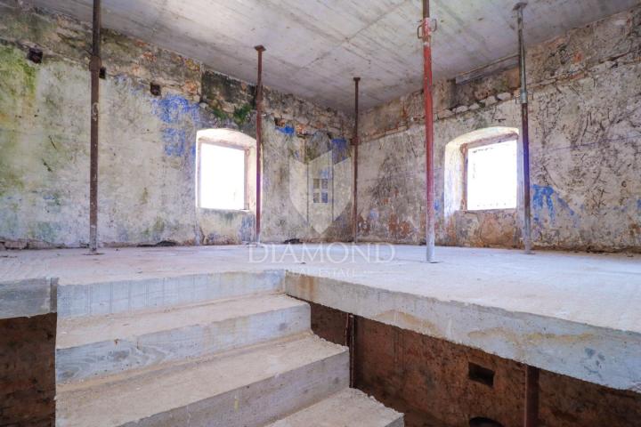Poreč, Umgebung, istrisches Steinhaus zur Komplettrenovierung!