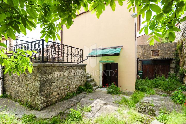 Poreč, okolica, istarska kamena kuća sa dvorištem!