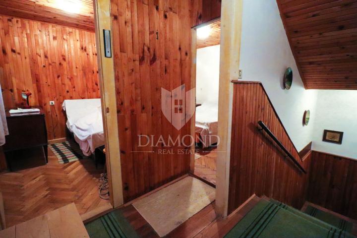 Poreč, okolica, istarska kamena kuća sa dvorištem!