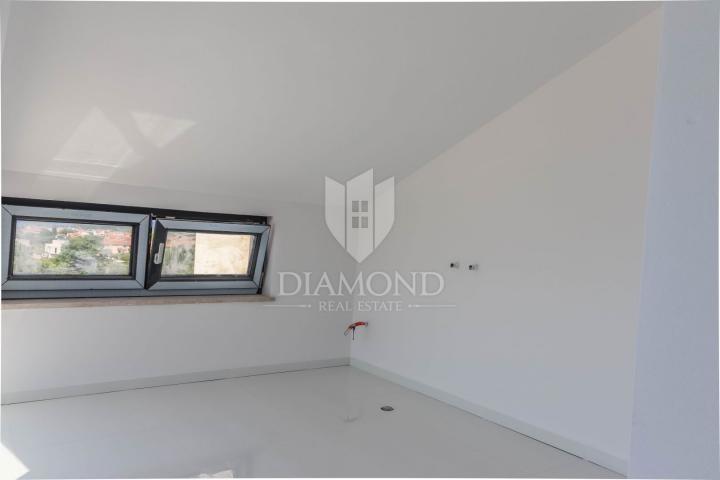 Poreč, ground floor apartment with garden 500 m from the sea!