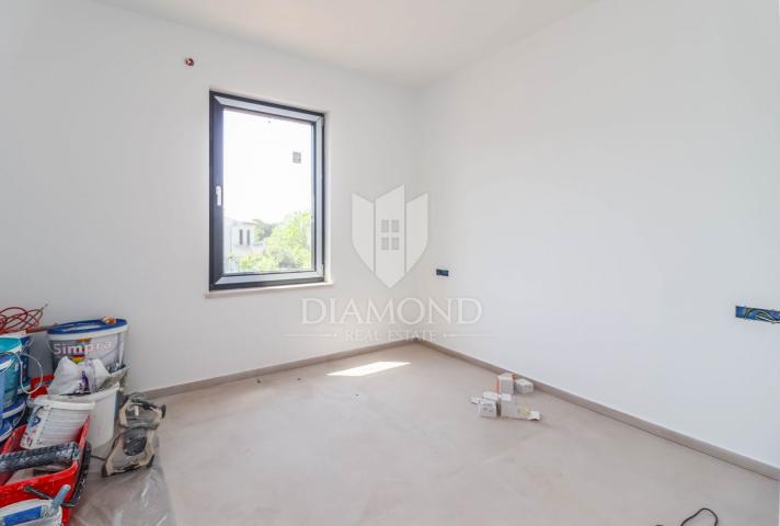 Poreč, ground floor apartment with garden 500 m from the sea!