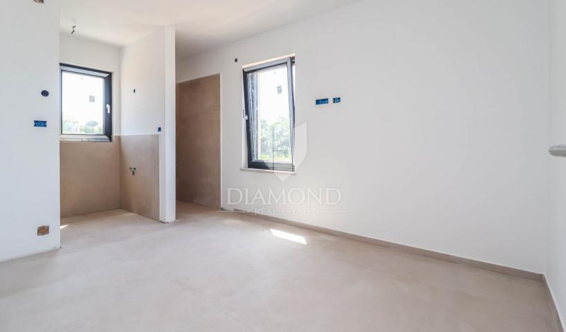 Poreč, ground floor apartment with garden 500 m from the sea!