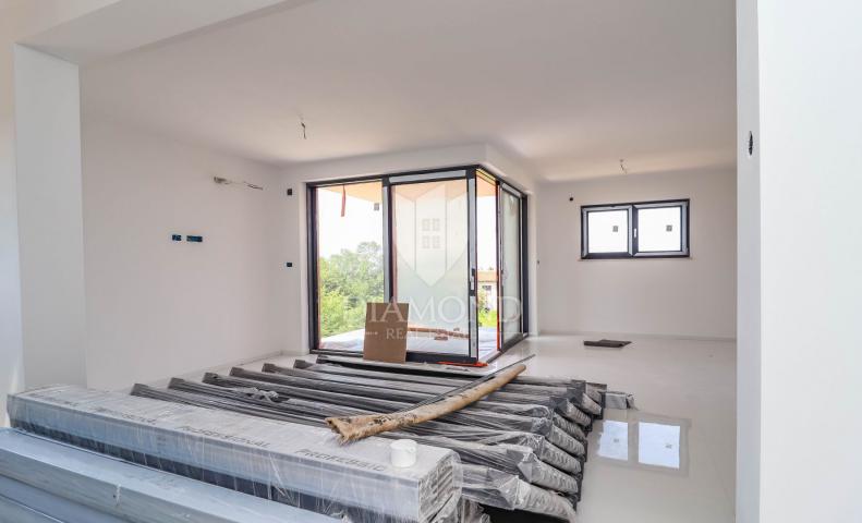 Poreč, ground floor apartment with garden 500 m from the sea!