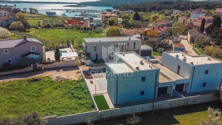 Medulin, okolica, Moderna Villa 300 metara od mora 