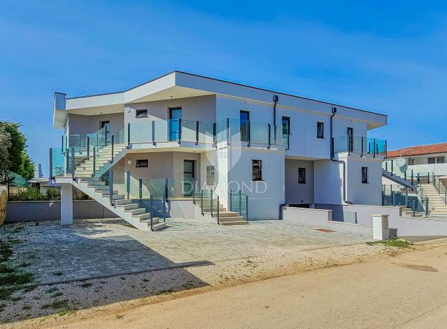Umag, surroundings, new building! Modern apartment on the 1st floor 450 m from the sea!