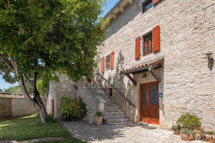 Poreč, Umgebung, autochthone Villa mit großem Garten!