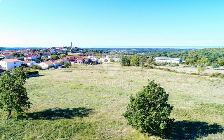 Poreč okolica, idealno građevinsko zemljište sa projektom i pogled more!