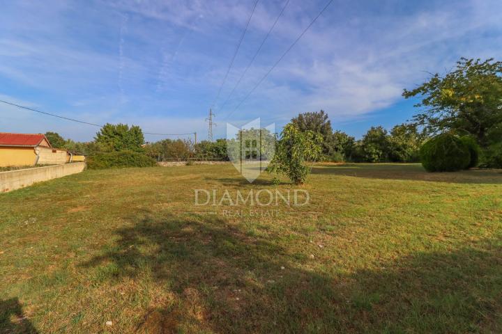 Rovinj, OPPORTUNITY! Land with a view of the sea