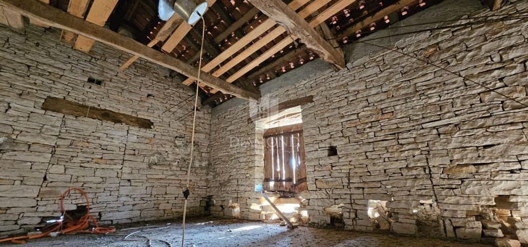 Oprtalj okolica, kuća sa velikim zemljištem 