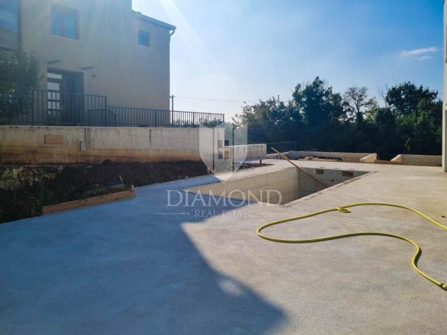 Poreč, Umgebung, Reihenhaus mit Pool in ruhiger Lage!