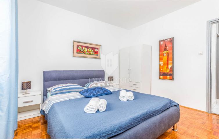 Medulin, kuća blizu mora s tri apartmana