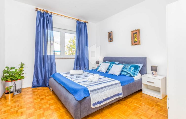 Medulin, kuća blizu mora s tri apartmana