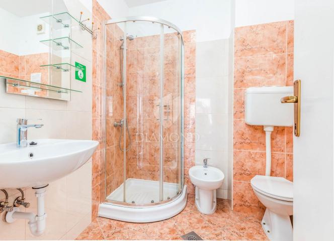 Medulin, kuća blizu mora s tri apartmana