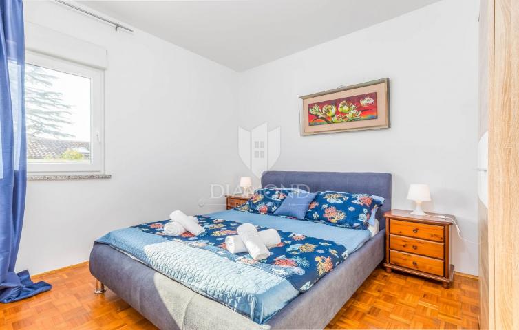 Medulin, kuća blizu mora s tri apartmana