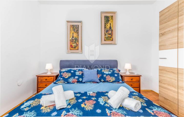 Medulin, kuća blizu mora s tri apartmana