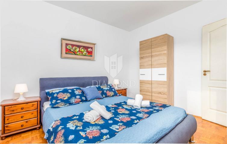 Medulin, kuća blizu mora s tri apartmana