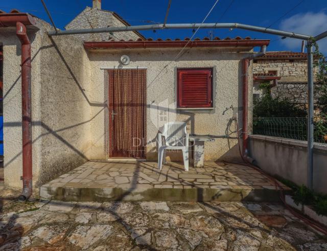 Rovinj, okolica, vrlo dobra kuća blizu centra mjesta
