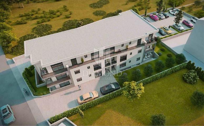 GELEGENHEIT! Studio-Apartment in einem neuen Gebäude 600 m vom Meer entfernt, Štinjan!