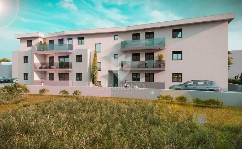 GELEGENHEIT! Studio-Apartment in einem neuen Gebäude 600 m vom Meer entfernt, Štinjan!