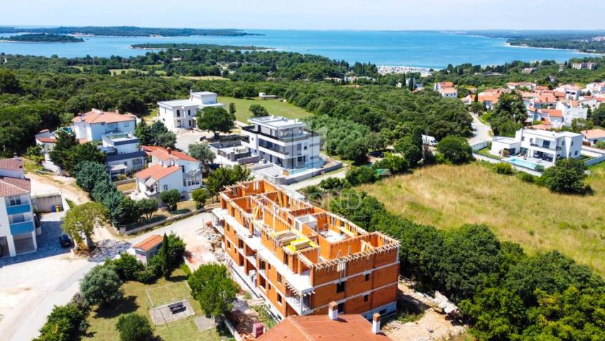 GELEGENHEIT! Studio-Apartment in einem neuen Gebäude 600 m vom Meer entfernt, Štinjan!