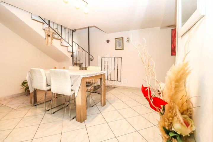 Opportunity! Two detached houses in the vicinity of Pula!