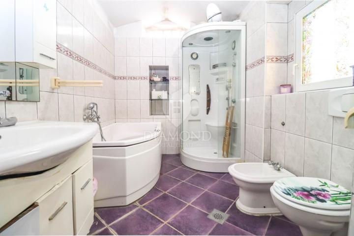 Opportunity! Two detached houses in the vicinity of Pula!