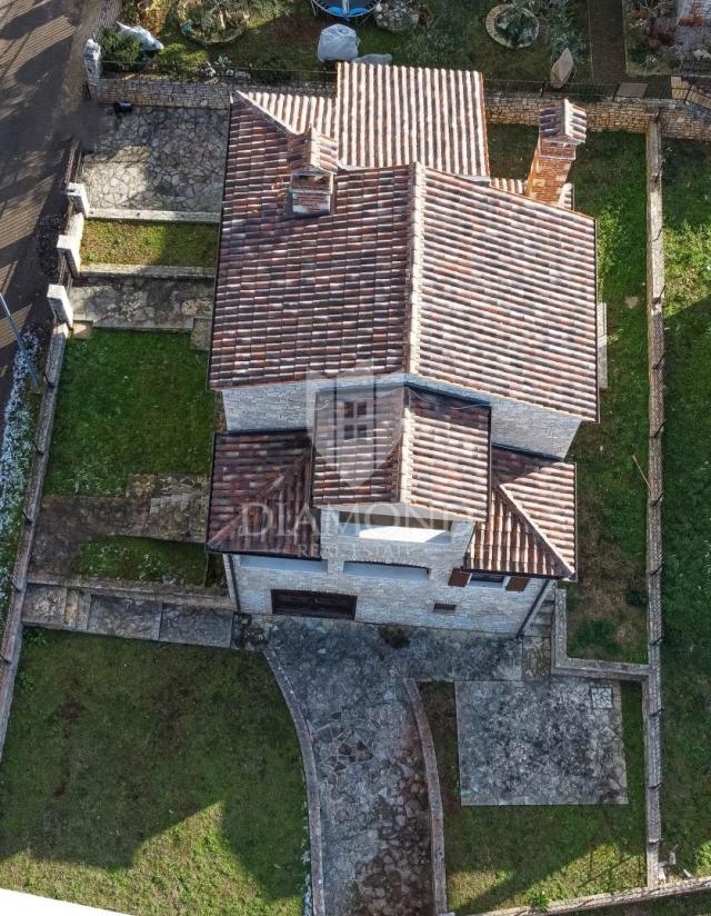 Poreč und Umgebung, authentisches Haus mit Meerblick!