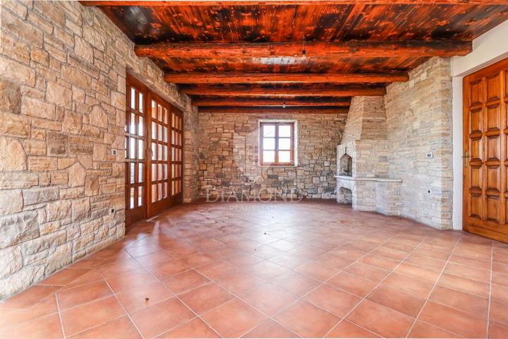 Poreč und Umgebung, authentisches Haus mit Meerblick!