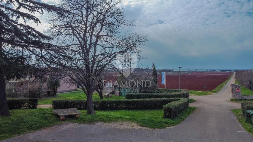 Umag, okolica-  Dvoetažni stan s pogledom na more !